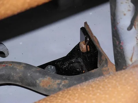 FJ45 SEAT FRAME 5.webp