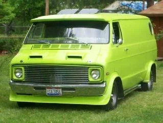 1975-dodge-b100-van-magizine-shot.webp