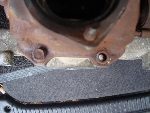 intake bolt.webp
