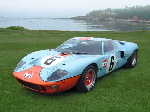 Ford_GT40_MKI_gulf_1968.webp