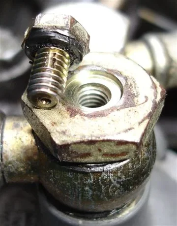 FuelBleedScrew.webp FuelBleedScrew.webp