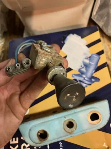 heater switch.jpg