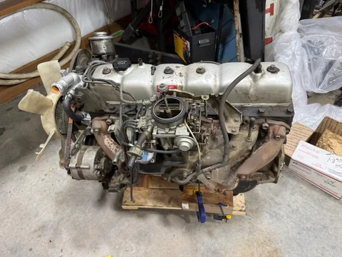 Seattle/Portland/Stockton: 3F carbureted engine from FJ75 Land Cruiser. Complete. Good compression.