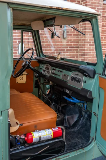 Interior (3 of 19).webp