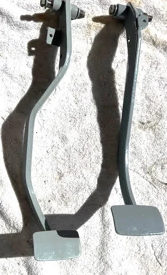 FJ40 Brake & Clutch Pedal w/ Hardware - San Diego