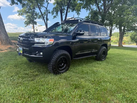 2016 Toyota Land Cruiser - Overland Build