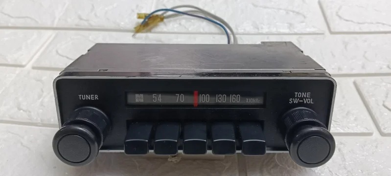1978 Toyota FJ40 Radio