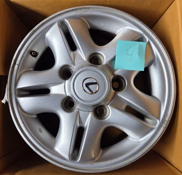 OEM LX470 Wheel 4_01.webp