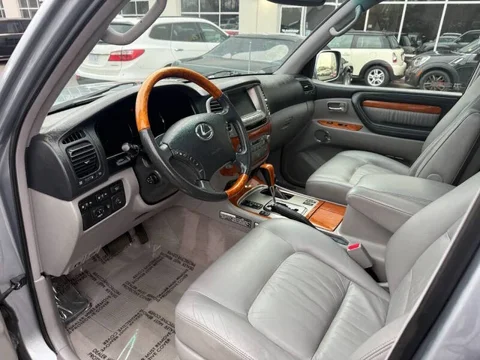 9-2005-lexus-lx-470-base-4wd-4dr-suv.webp