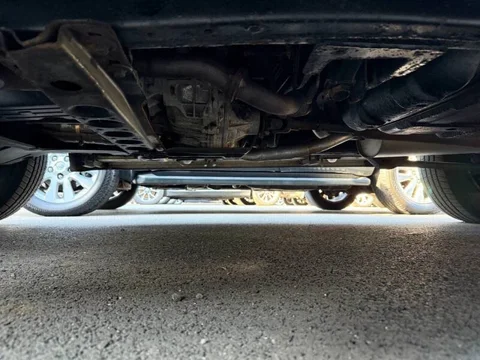17-2005-lexus-lx-470-base-4wd-4dr-suv.webp