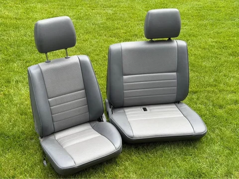 2000 HZJ78 front seats (driver and bench) - Calgary, Canada