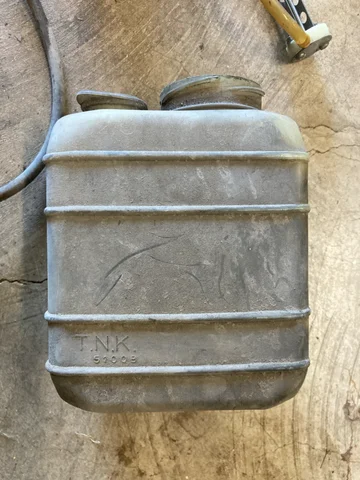 1969 FJ40 Windshield Washer bottle and pump