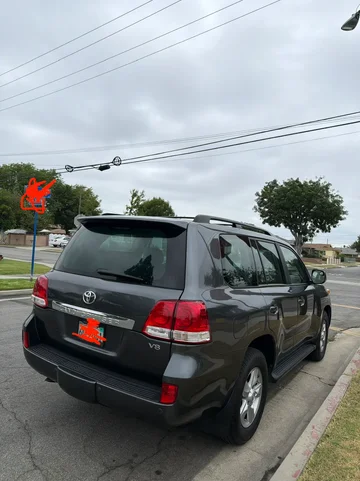 Fs: toyota land cruiser 2008 first owner socal vehicle