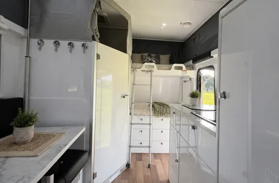 Trailer twins.webp