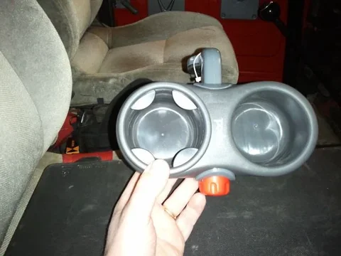 Cupholder 1.jpg