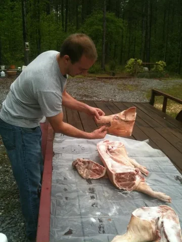 pig roast 2011 005.webp pig roast 2011 005.webp
