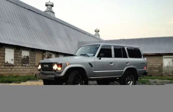 Landcruiser.JPG