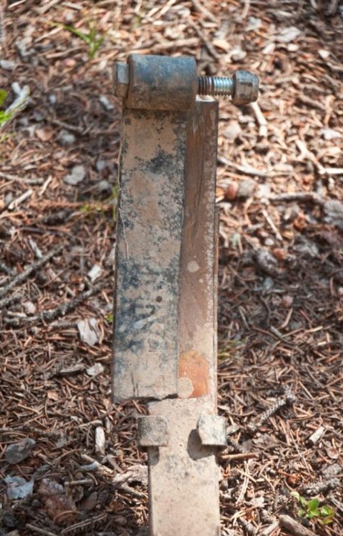 Broken_spring 2.jpg Broken_spring 2.jpg