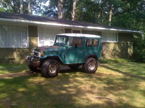 parkedinfront.webp parkedinfront.webp