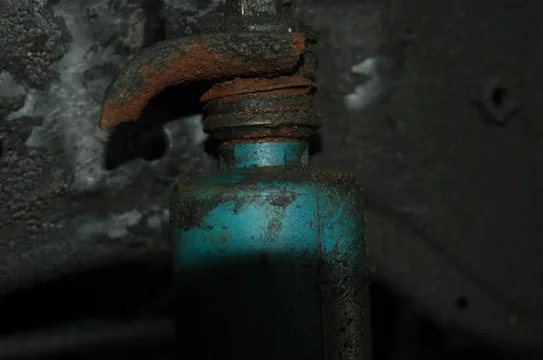 BJ70 rightfrontShockMount Toppiece.webp