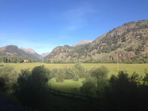 image-4074344598.jpg