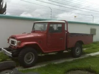 Camioneta land cruiser.webp