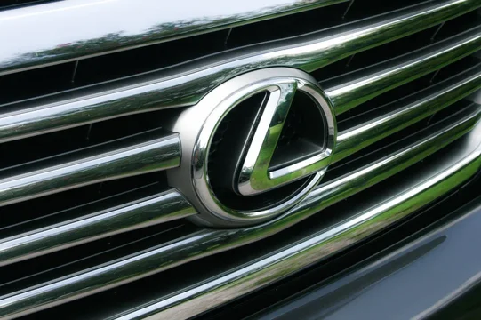 LX 470 (2 of 1).webp