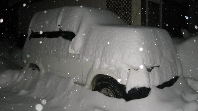Snowy Fj80.JPG
