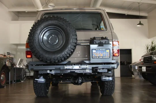1990_FJ62_TLC_rear.webp
