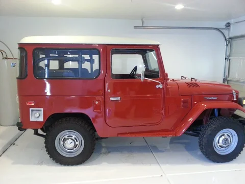 1975 FJ-40.webp