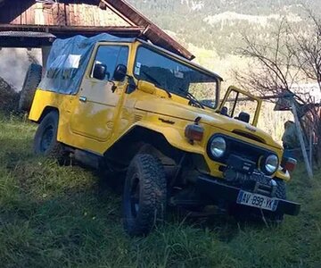 yellow BJ43