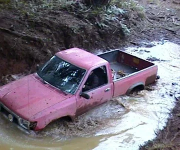 No it didnt sink, and yes I made it through :grinpimp: