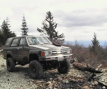 My 4Runner before I painted the hood and put 33 BFG AT's on it.