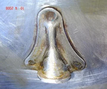 Added a lip made from stainlesssteel rod/wire