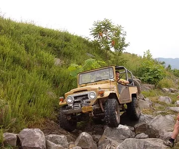 '77FJ-40, OME, York, Family Cage, IPOR Skidplate, SM465, ARB and factory installed RUST