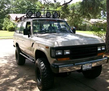 After I got all the Light bar finished and the Pioneer rack and Hi Lift installed.