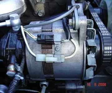 stock 35 amp alternator ..... and vacuum pump (for brake booster)