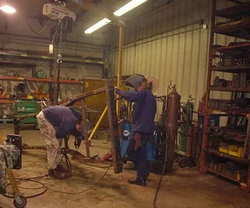 Welding on the shackle reversal