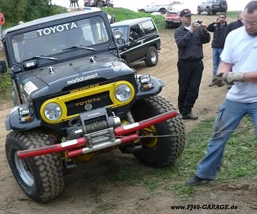 Winchwork ... rescueing a tipped over J7.