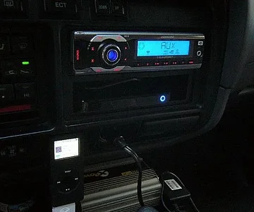 Blaupunkt Kingston MP 47 + iPod + 120 GB HD = tens of thousands miles of music without reloading