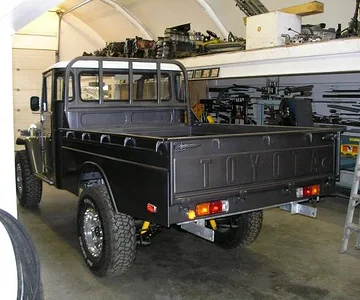 I made the box sides and the inner walls - yes we double walled the front and sides of the box - my friend Ryan built this unit - I just made the parts for him