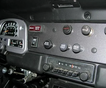 notice the glow plug switch in place of the choke