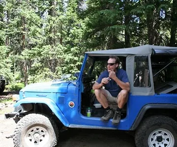 Bob ignoring the camera during the lunch break.
