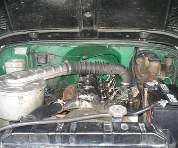 1980 BJ40 Engine compartment Before