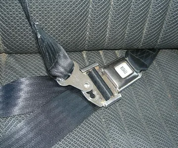 Rebuilt seatbelts for our FJ55