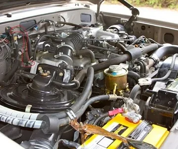 FJ62 Engine Bay