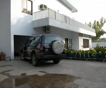 LC Prado for the "Safe House"