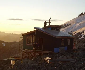 Tantalus mtns. (Jim Haberyl Hut)