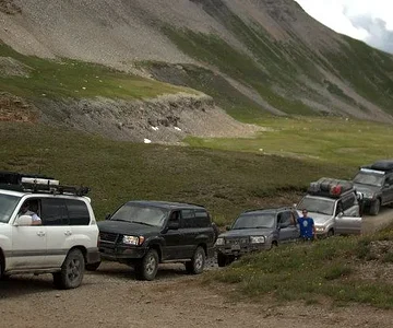 100's in the Hills