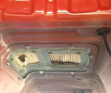 Clean undercarriage
